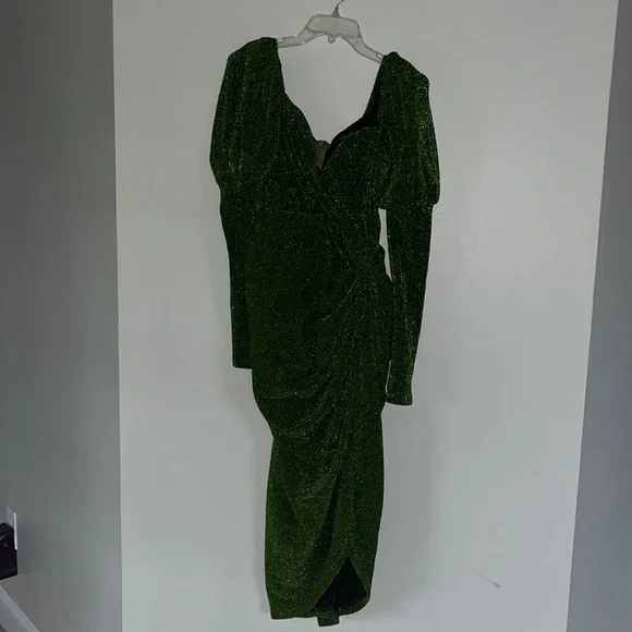 PrettyLittleThing | Dresses | Plt Metallic Green Ruched Puffed Sleeve Midi  Dress With Slit | Poshmark